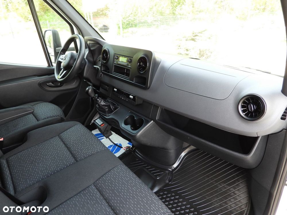 Mercedes-Benz SPRINTER 316 CHŁODNIA KONTENER 0*C WINDA 8 PALET TEMPOMAT PNEUMATYKA KLIMATYZACJA  160KM - 40