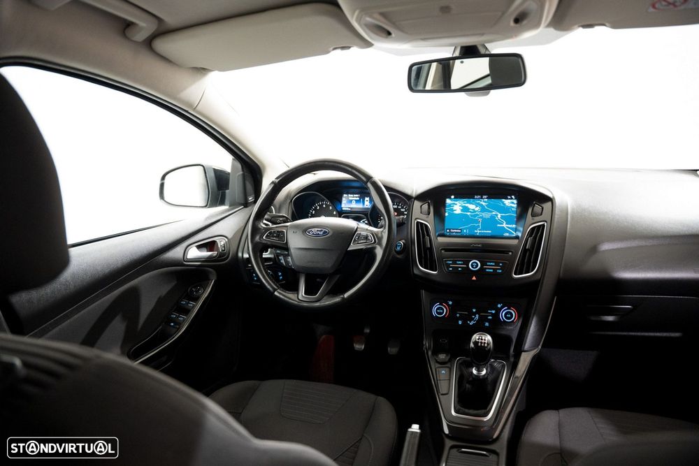 Ford Focus 1.0 EcoBoost Titanium - 4
