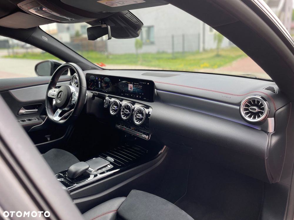 Mercedes-Benz CLA 200 7G-DCT AMG Line - 10