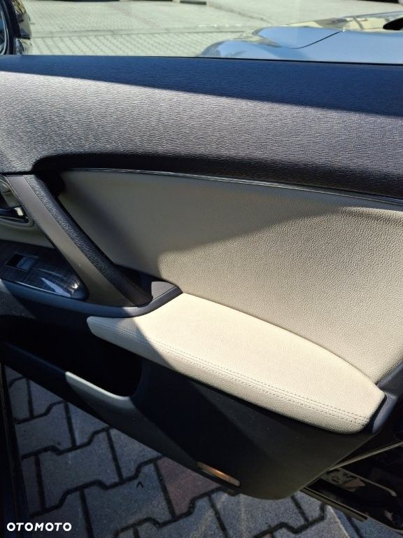 Toyota Avensis 1.8 Premium - 3