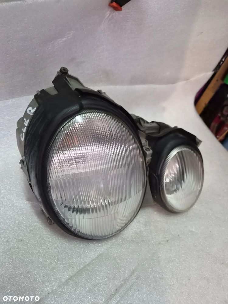 Lampa przednia prawa Mercedes CLK W208 - 3