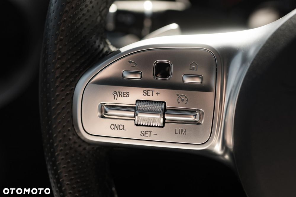 Mercedes-Benz Klasa C 300 9G-TRONIC - 26