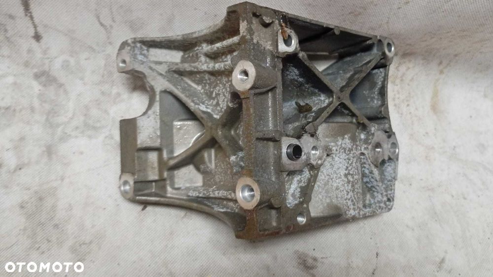 Łapa uchwyt mocowanie kompresora klimatyzacji Ford FOCUS MK2 1.6b 100km 4M5Q-19D624-CD - 2