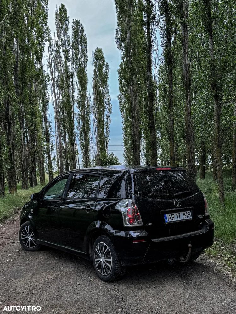 Toyota Corolla Verso - 8