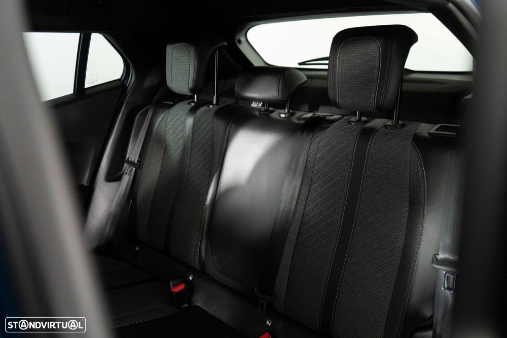 Peugeot 2008 1.2 PureTech Allure Pack - 11