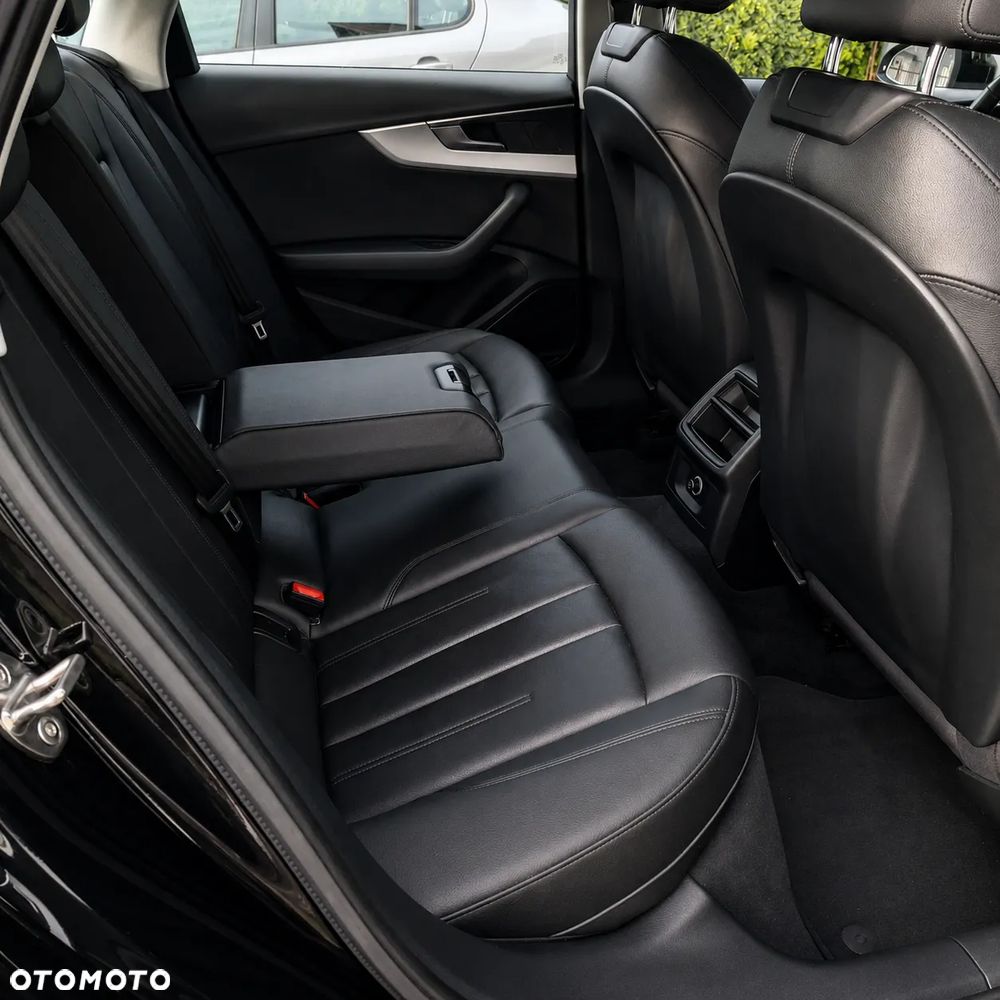 Audi A4 Limousine - 10