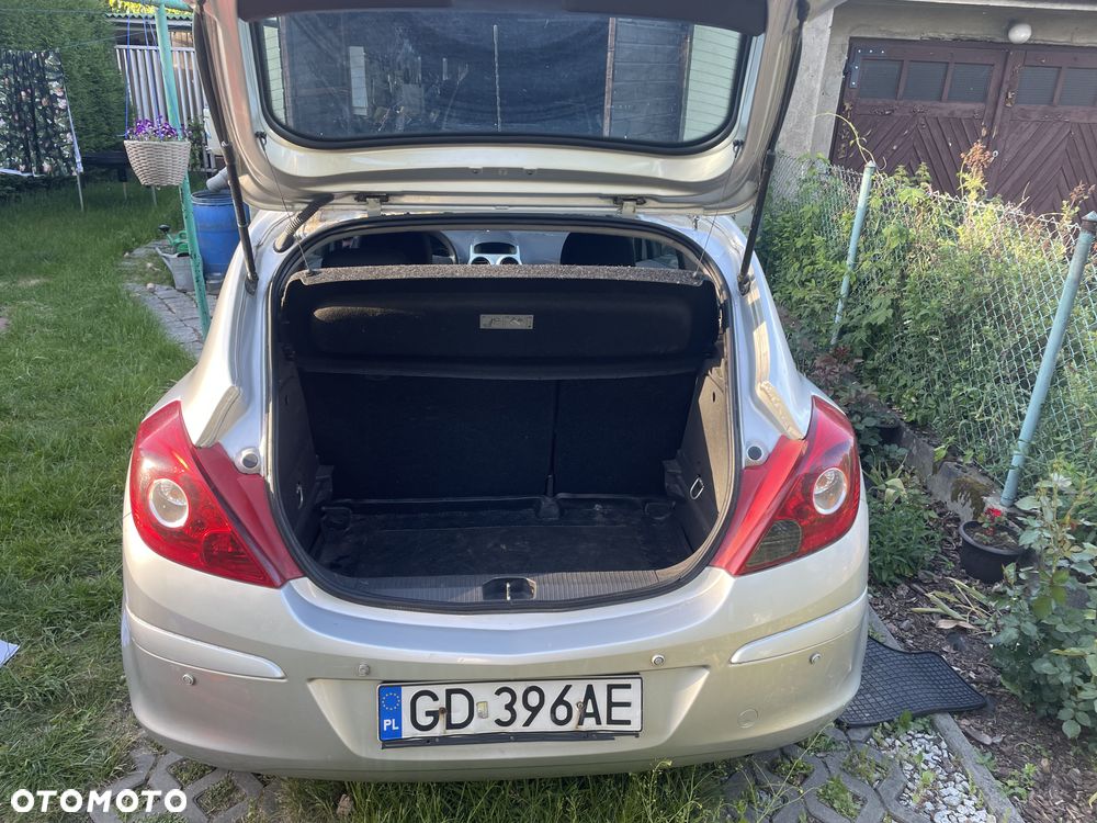 Opel Corsa 1.2 16V Essentia - 5