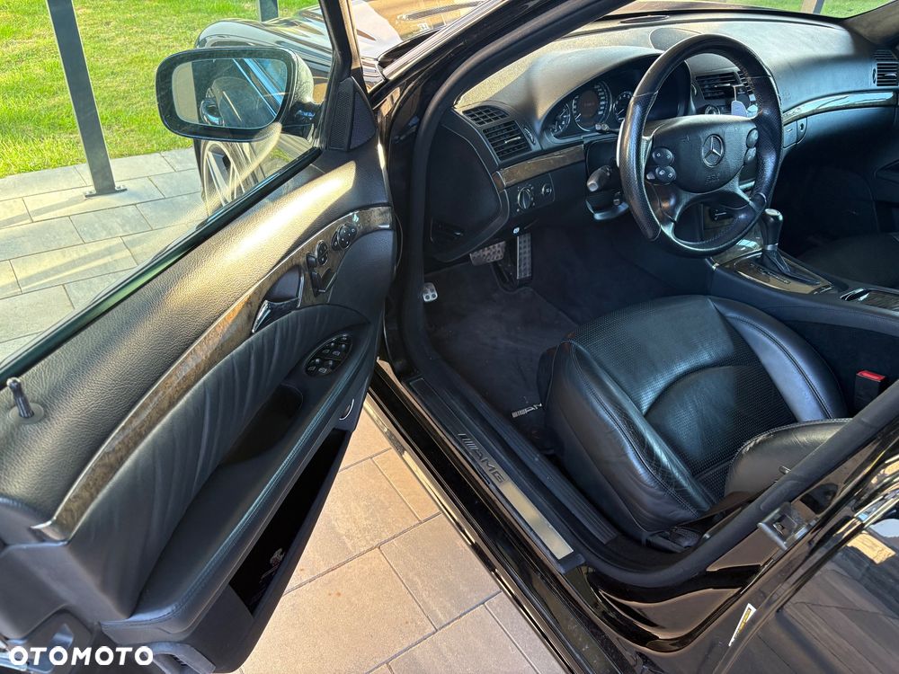 Mercedes-Benz Klasa E 63 AMG 7G-TRONIC - 11