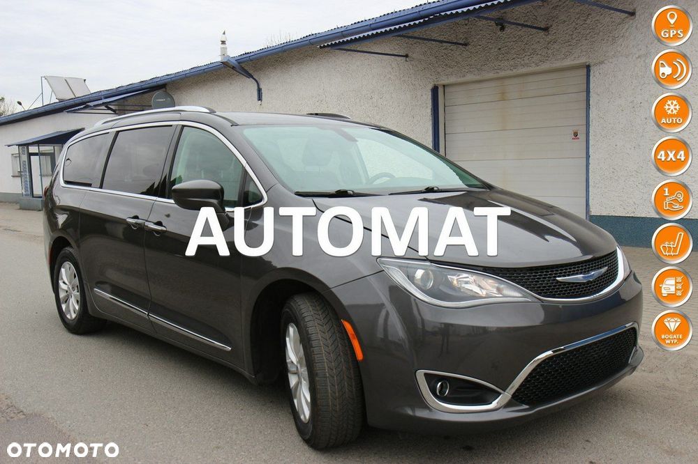 Chrysler Pacifica - 2
