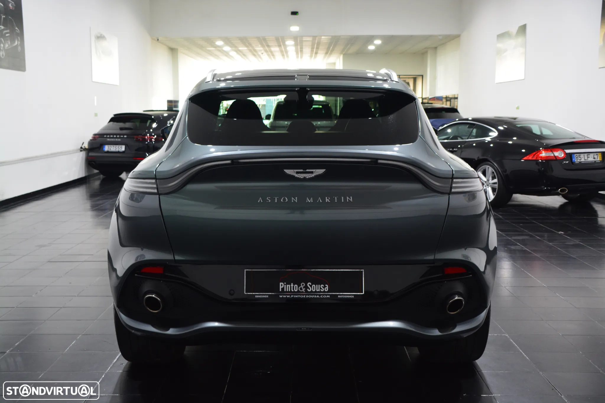 Aston Martin DBX Standard - 14