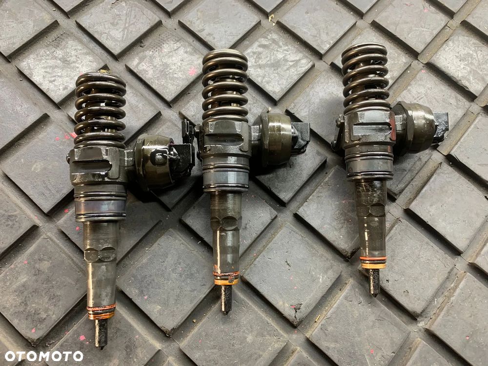 WTRYSKIWACZE AUDI VW SEAT SKODA KOMPLET 1.4TDI 75KM 045130073T AUDI A2 1.4 TDI  POSIADAM 2 KOMPLETY - 4