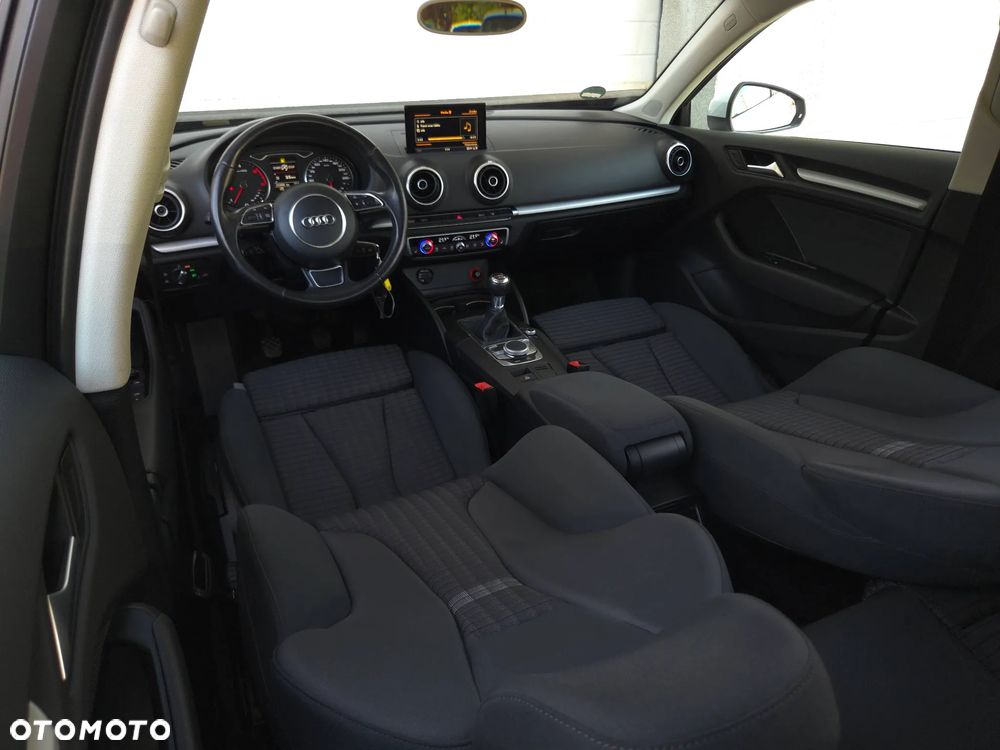 Audi A3 Sportback 2.0 TDI Ambiente - 30