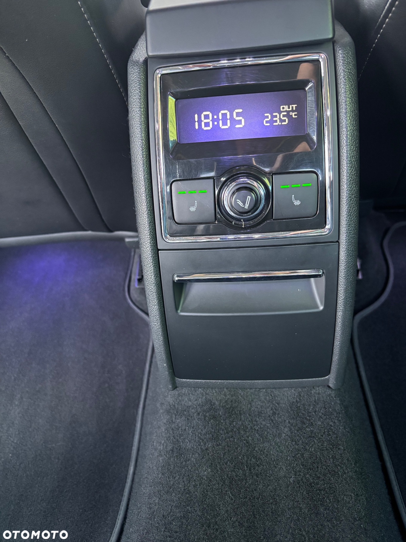 Skoda Superb 2.0 TDI DPF Elegance - 23
