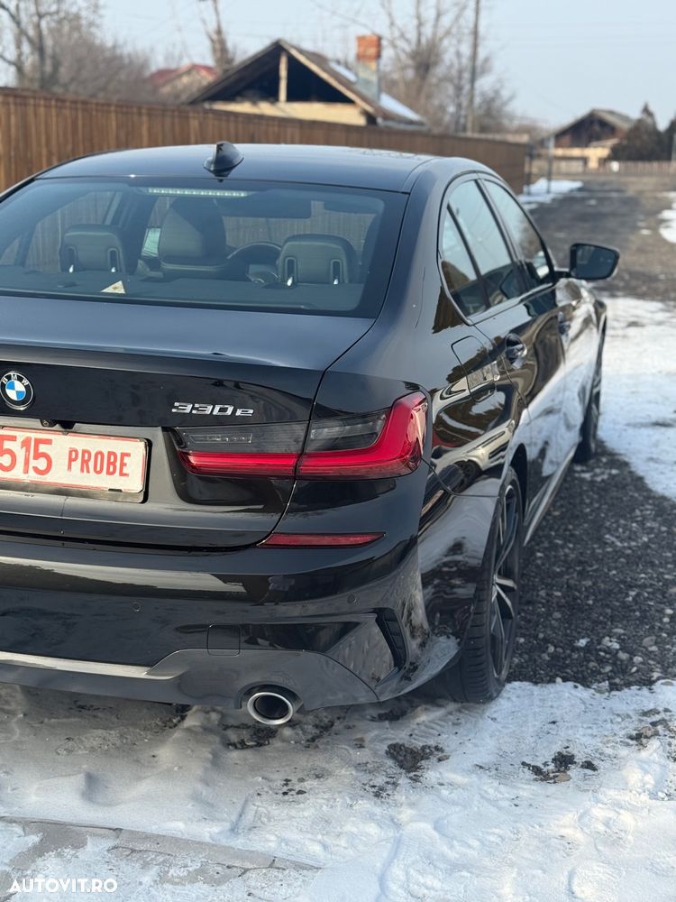 BMW Seria 3 330e Aut. M Sport - 8