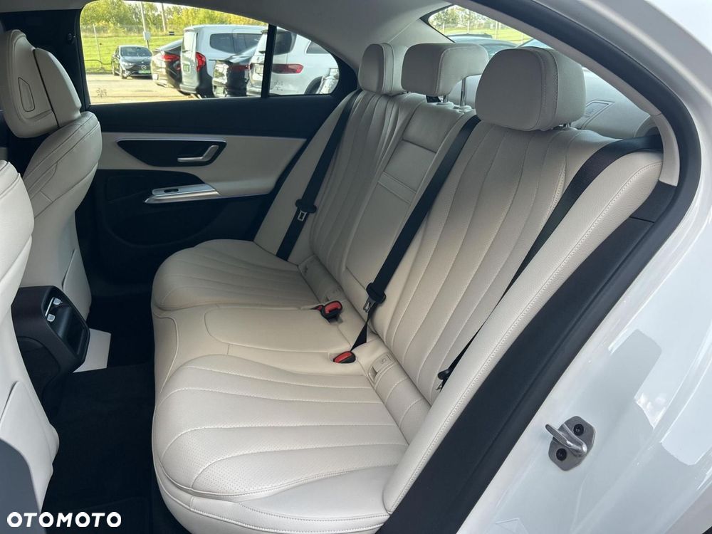 Mercedes-Benz Klasa E - 21