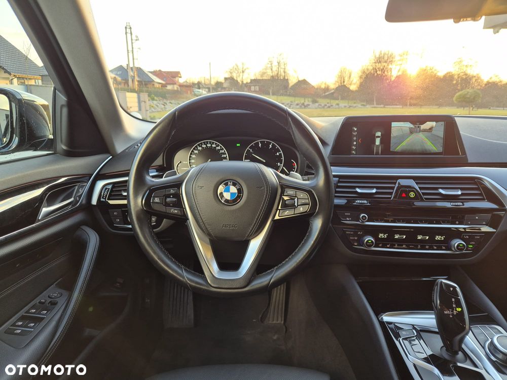 BMW Seria 5 520d Sport Line sport - 9