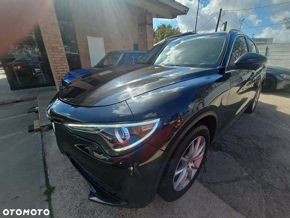 Alfa Romeo Stelvio 2.0 Turbo 16V AT8-Q4 Ti - 3