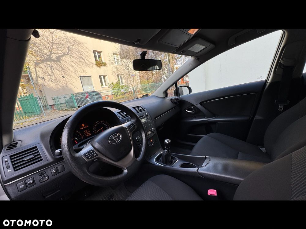 Toyota Avensis 1.8 Luna - 4