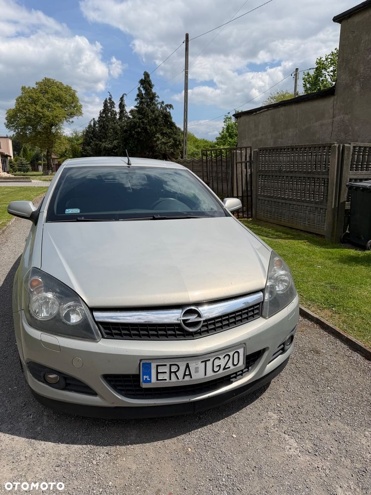 Opel Astra 1.9 CDTI Cosmo - 1