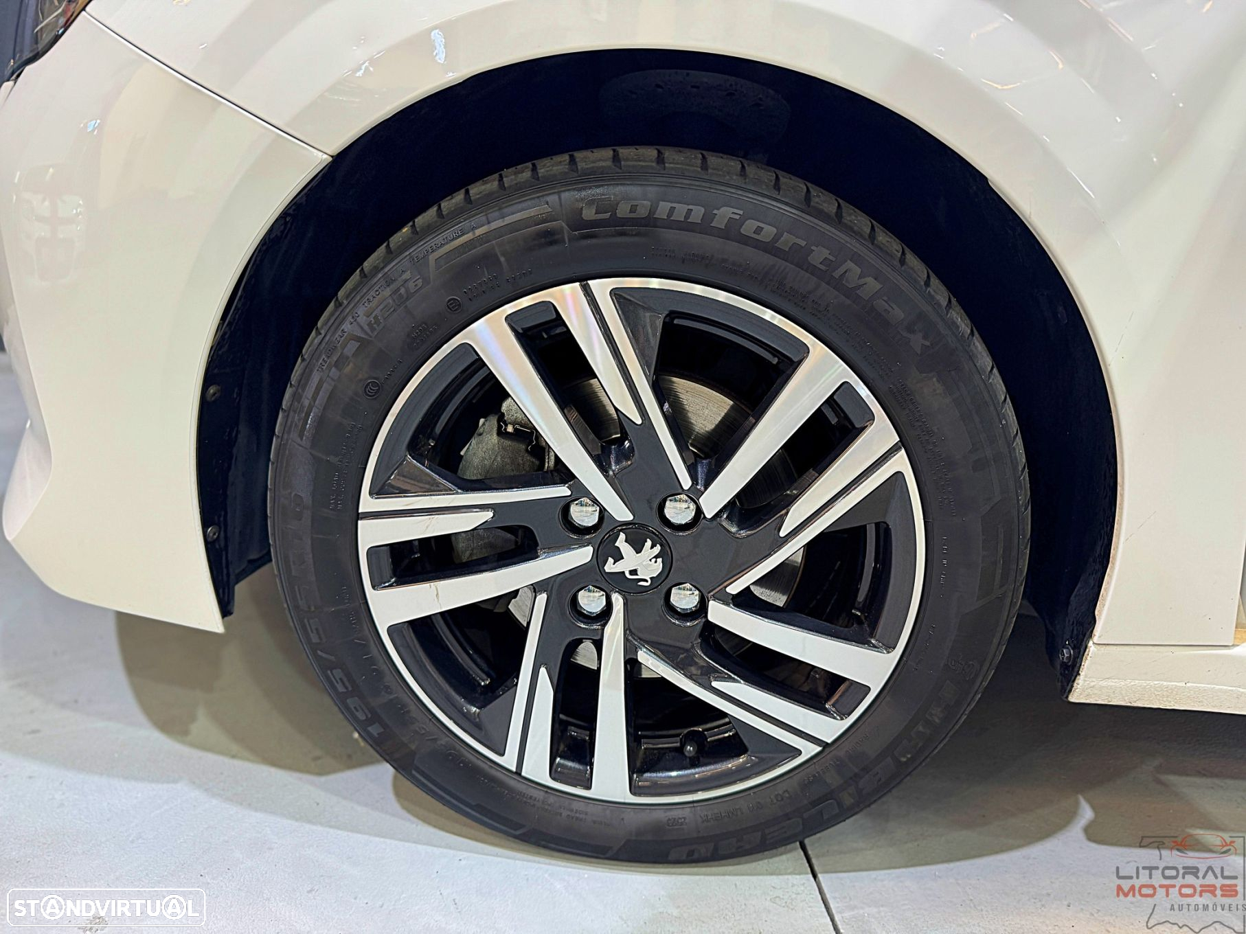 Peugeot 208 1.2 PureTech Allure - 12