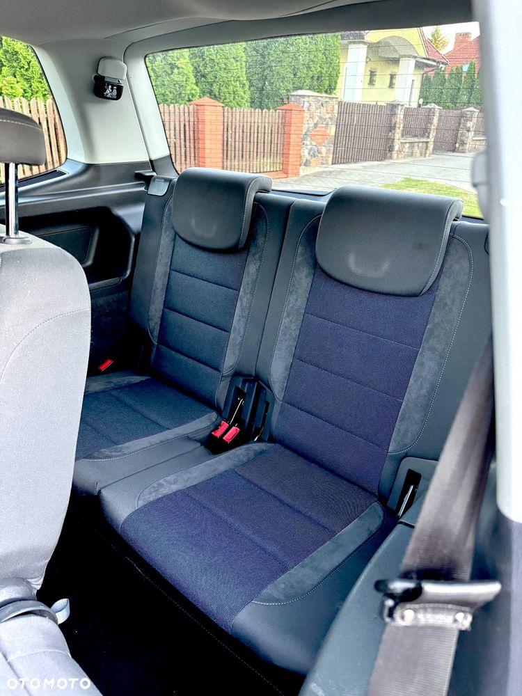 Volkswagen Touran - 17
