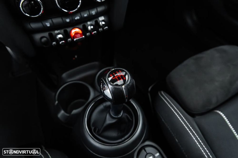 MINI 3 Portas John Cooper Works - 37