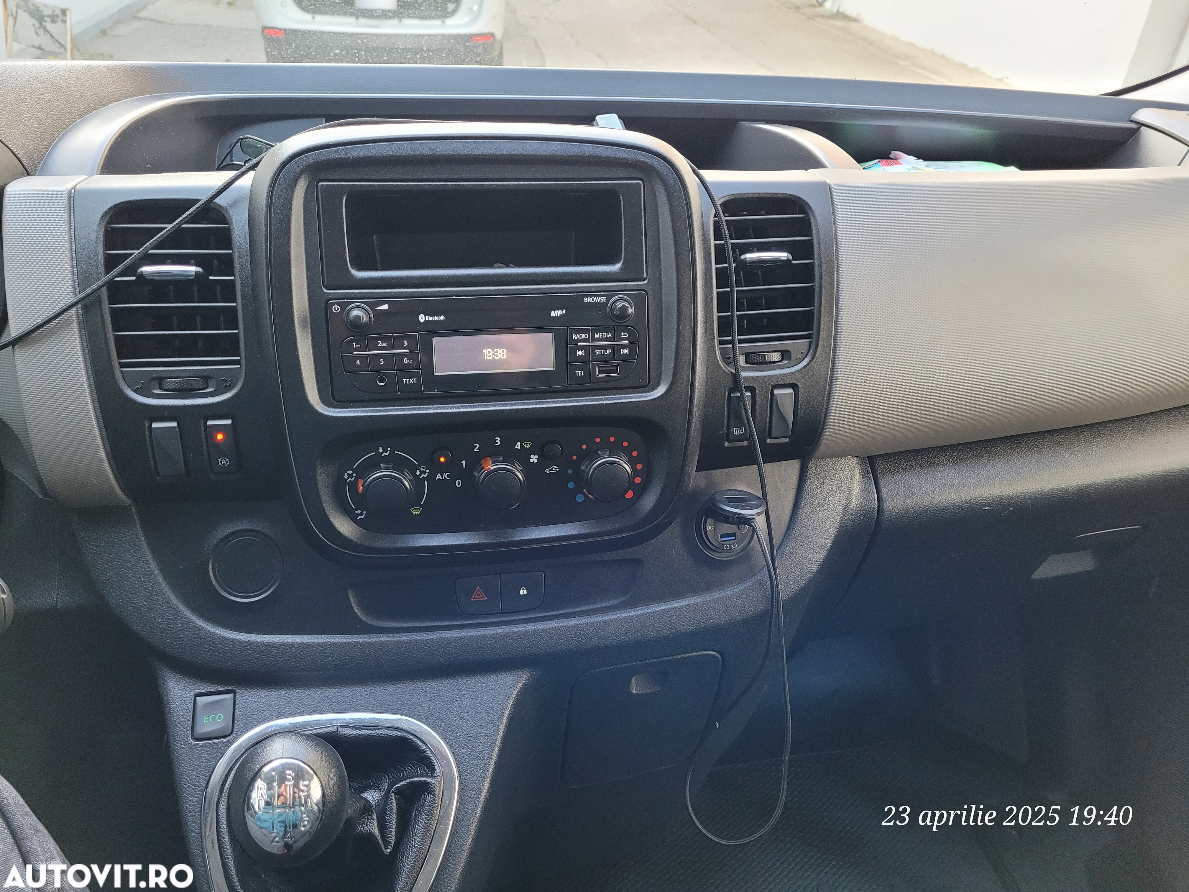 Renault Trafic Combi L2H1 1.6 dCi TT 145 7+1 Expression Plus - 19