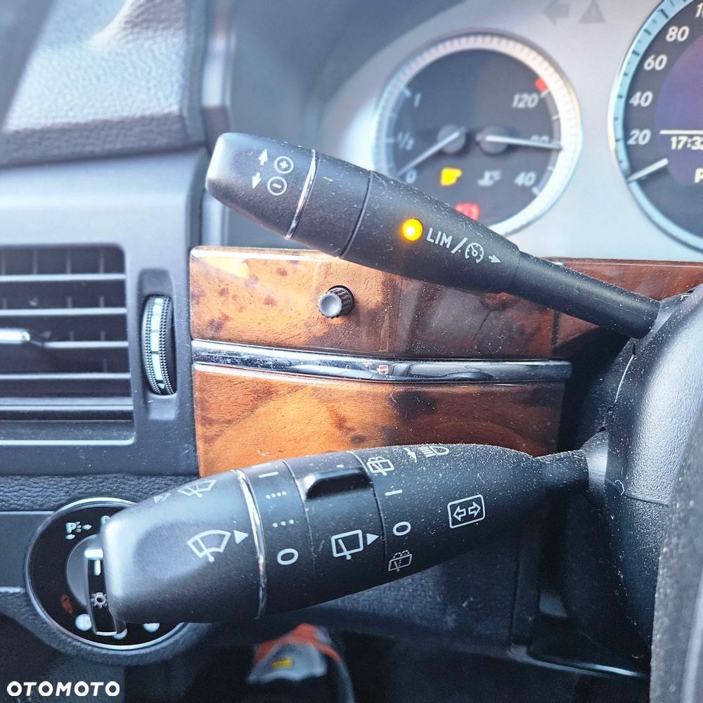 Mercedes-Benz GLK 320 CDI DPF 4Matic 7G-TRONIC Edition 1 - 25