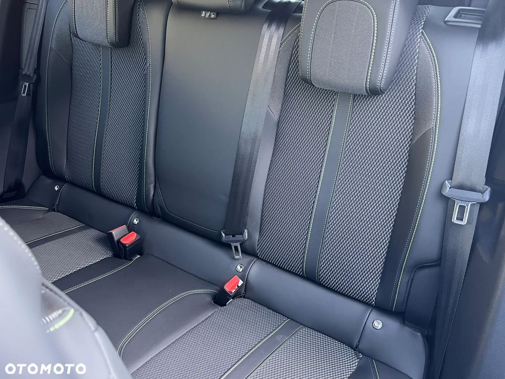 Peugeot 2008 54kWh GT Exclusive - 17