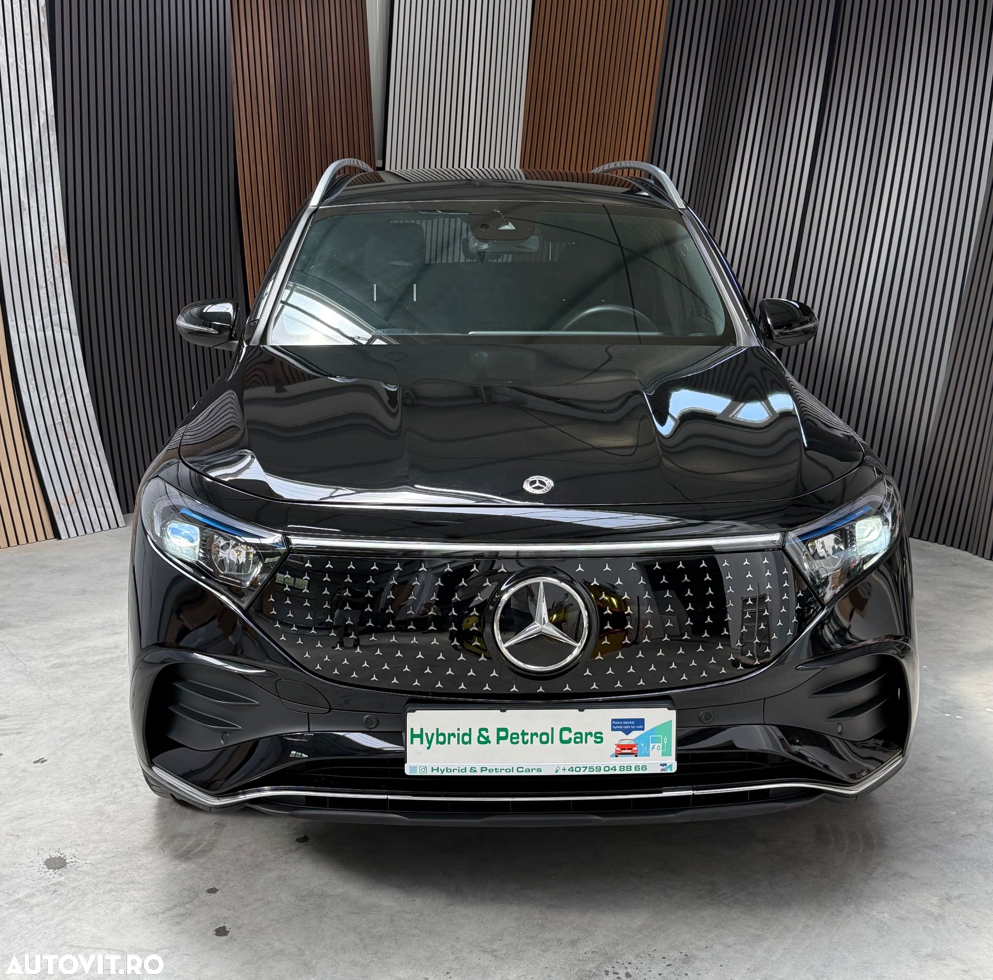 Mercedes-Benz EQB - 1