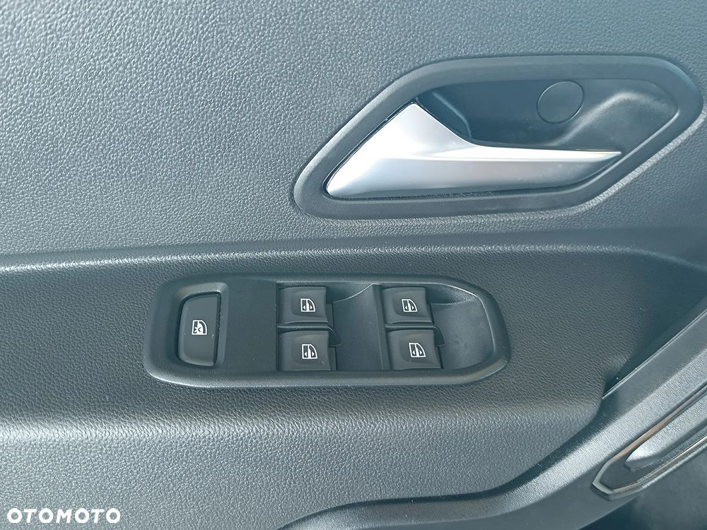 Dacia Duster 1.0 TCe Essential - 23