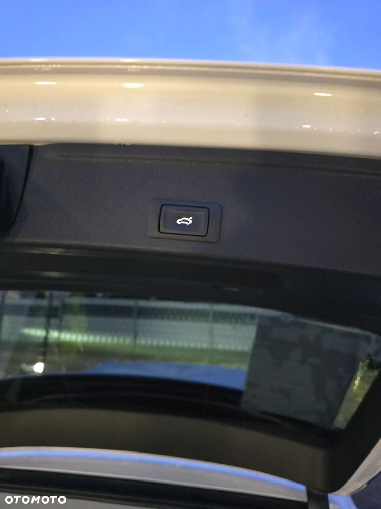 Audi A4 Avant 2.0 TDI S tronic - 17