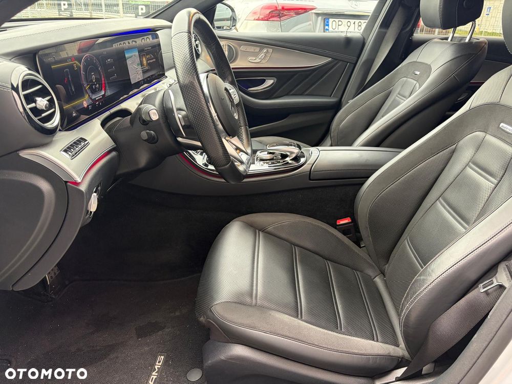Mercedes-Benz Klasa E AMG 63 4Matic AMG Speedshift 9G-MCT - 12