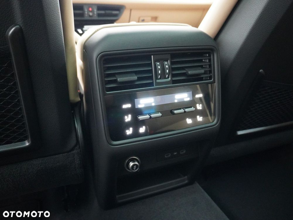 Porsche Cayenne E-Hybrid PHEV Black Edition - 35