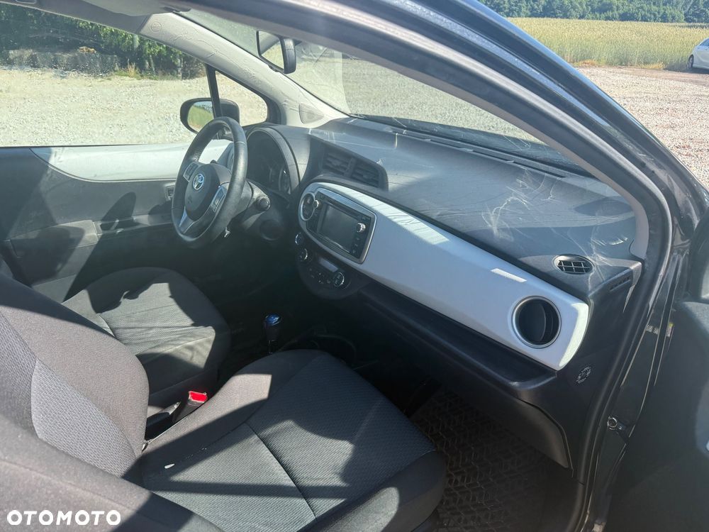 Toyota Yaris Hybrid 100 Sol - 9