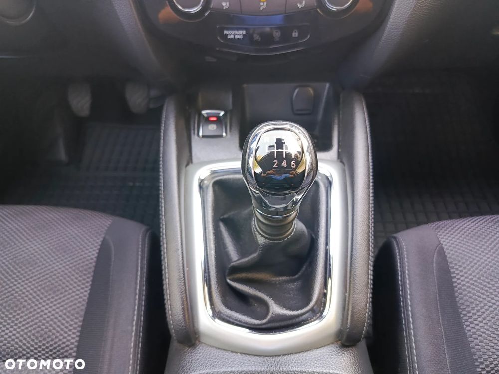 Nissan Qashqai 1.2 DIG-T N-Connecta EU6 - 19