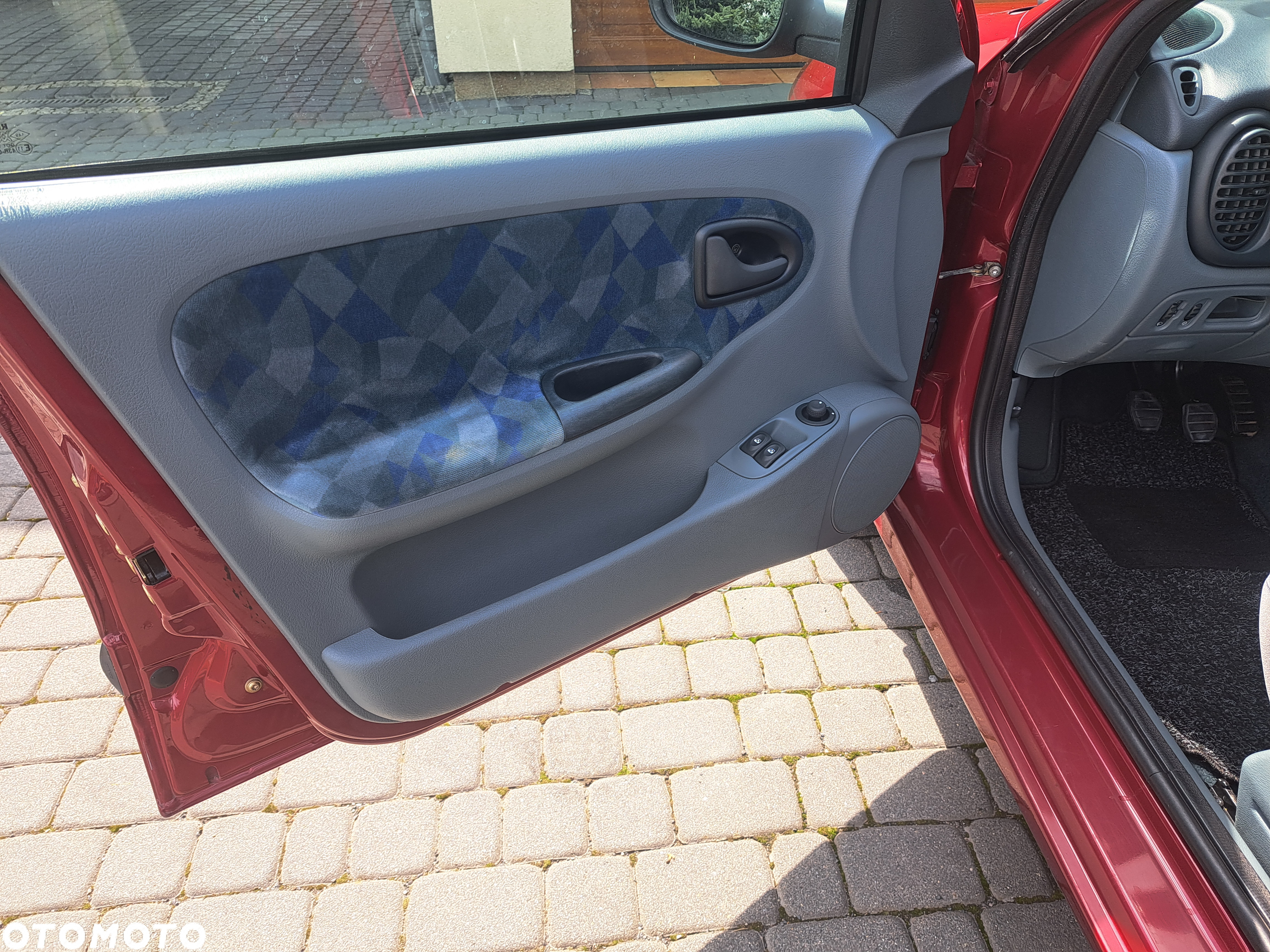 Renault Megane 2.0 RT - 24