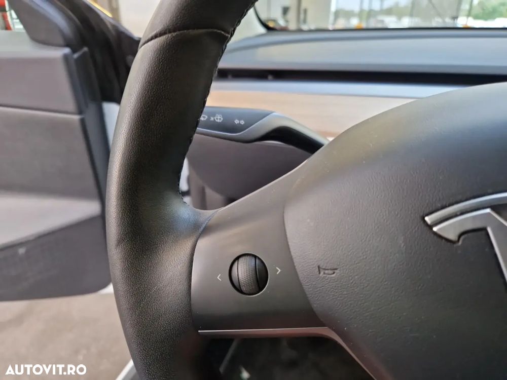 Tesla Model 3 Standard Reichweite Plus Hinterradantrieb - 12