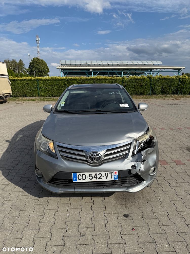 Toyota Avensis - 2