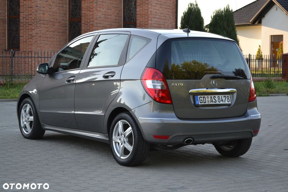 Mercedes-Benz Klasa A 170 BlueEFFICIENCY Elegance - 16