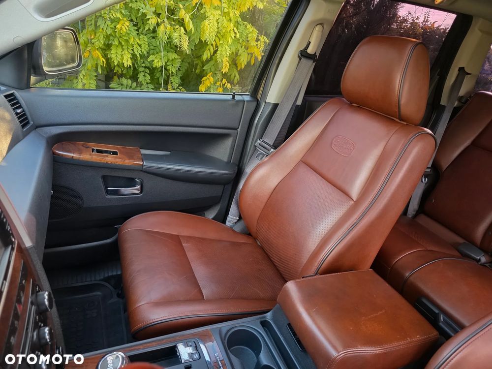 Jeep Grand Cherokee - 35