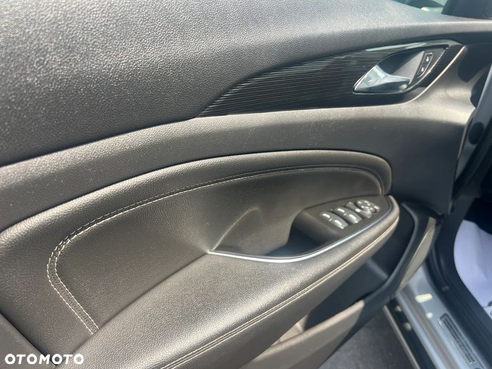 Opel Insignia 2.0 CDTI 4x4 Enjoy S&S - 25