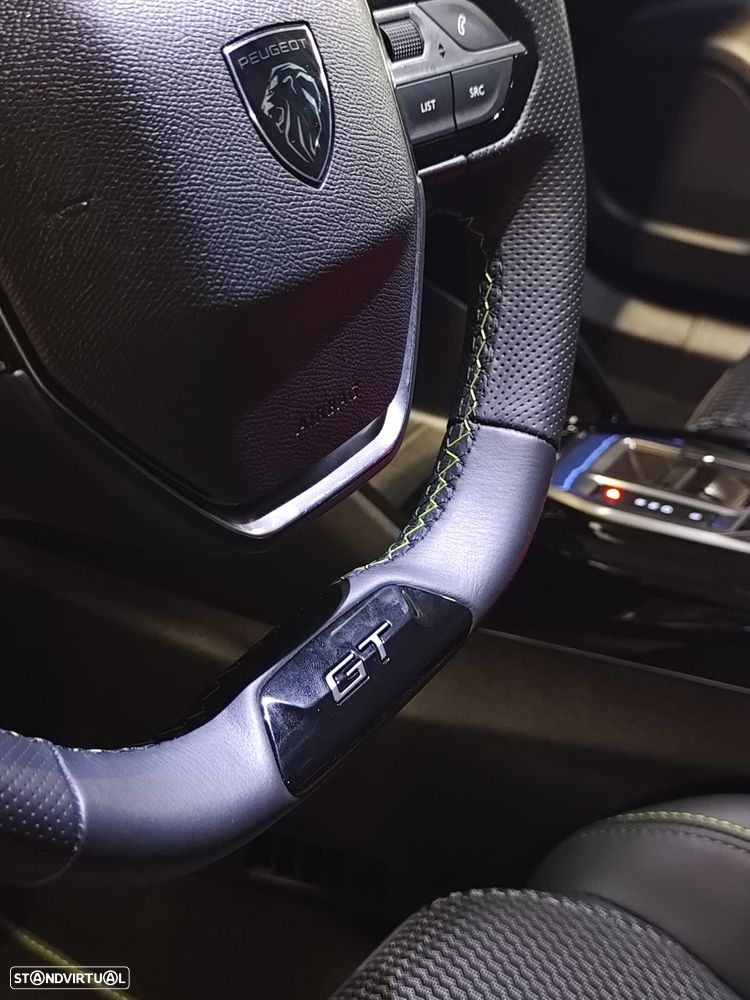 Peugeot e-2008 GT - 39