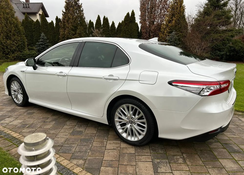 Toyota Camry - 3
