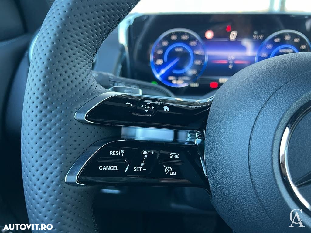 Mercedes-Benz EQB 300 4MATIC - 15