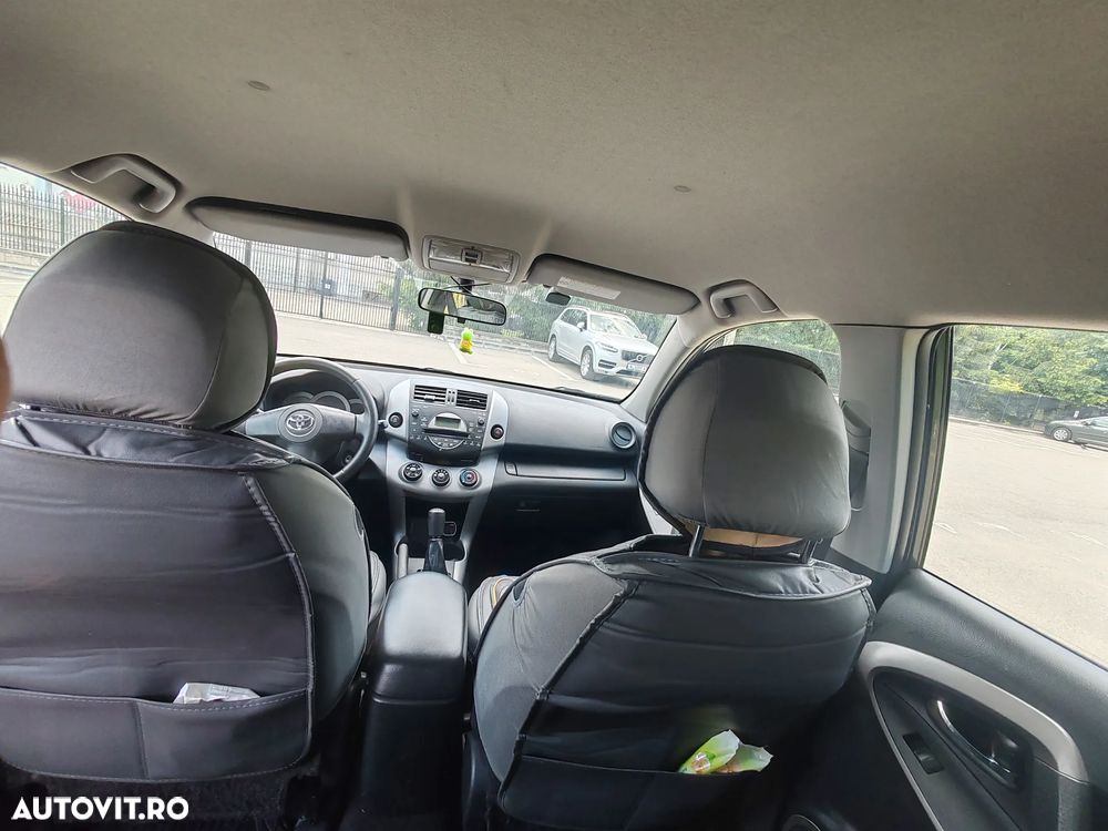 Toyota RAV4 2.0 Confort - 11