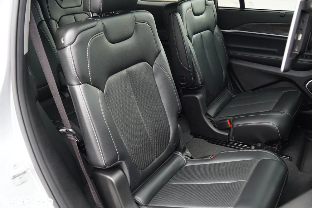 Jeep Grand Cherokee - 35