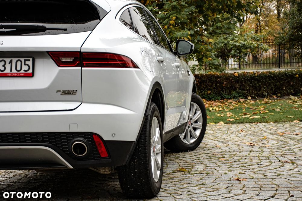 Jaguar E-Pace P250 AWD R-Dynamic S - 15