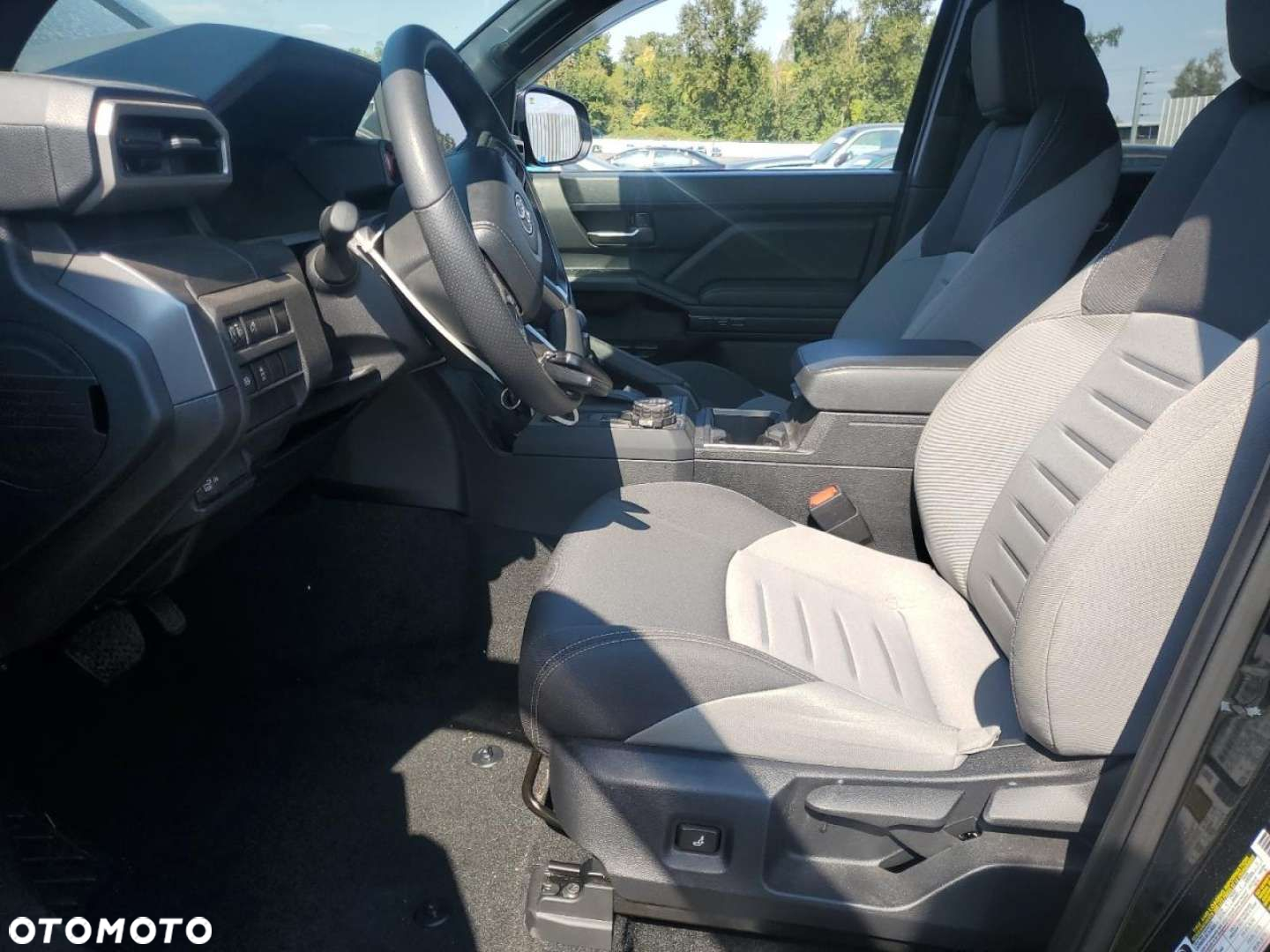Toyota Tacoma - 8