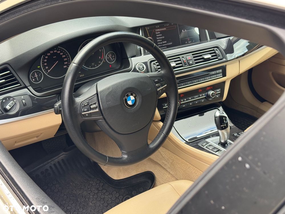 BMW Seria 5 520d xDrive Luxury Line - 11